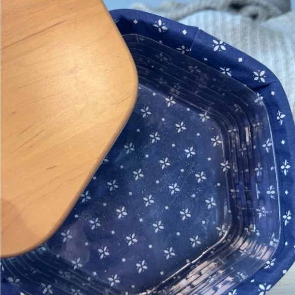 Longaberger Generations Basket Stack Set of 3 With Protectors Liners And Lids - Picture 6 of 7